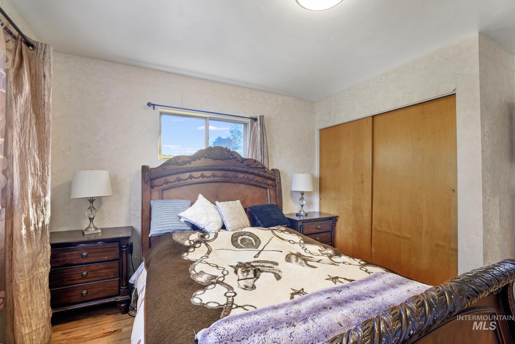 1360 Lawndale Dr Property Photo 13