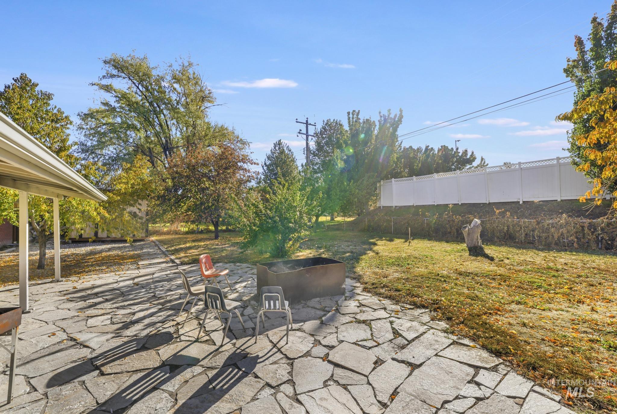 1360 Lawndale Dr Property Photo 32