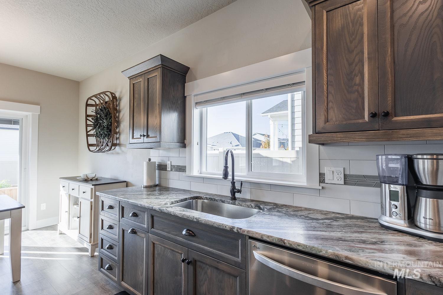 11065 White River St Property Photo 2