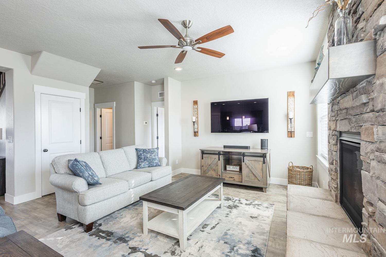 11065 White River St Property Photo 4