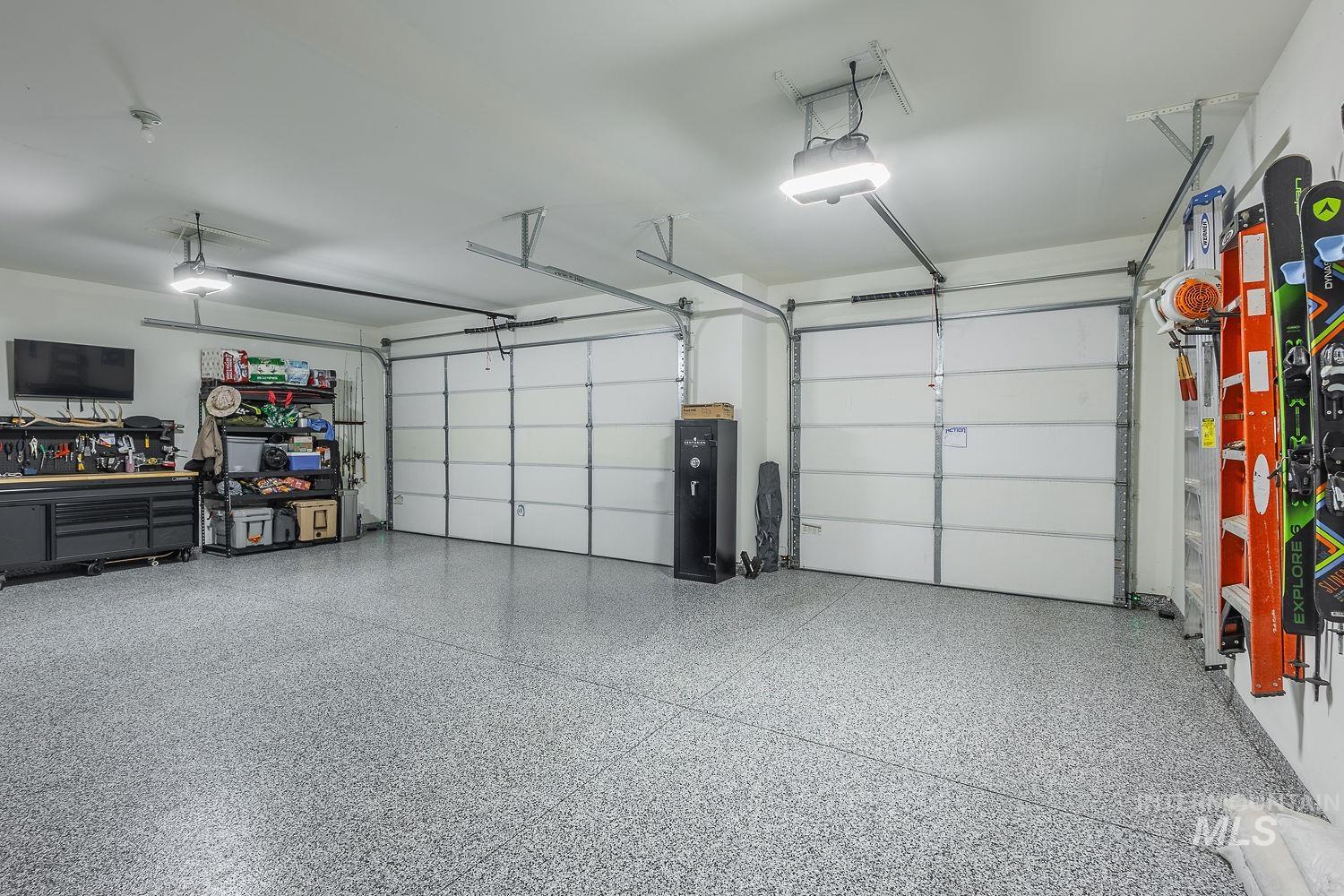 11065 White River St Property Photo 38