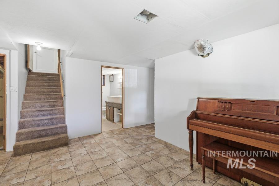 912 Lewis Property Photo 19