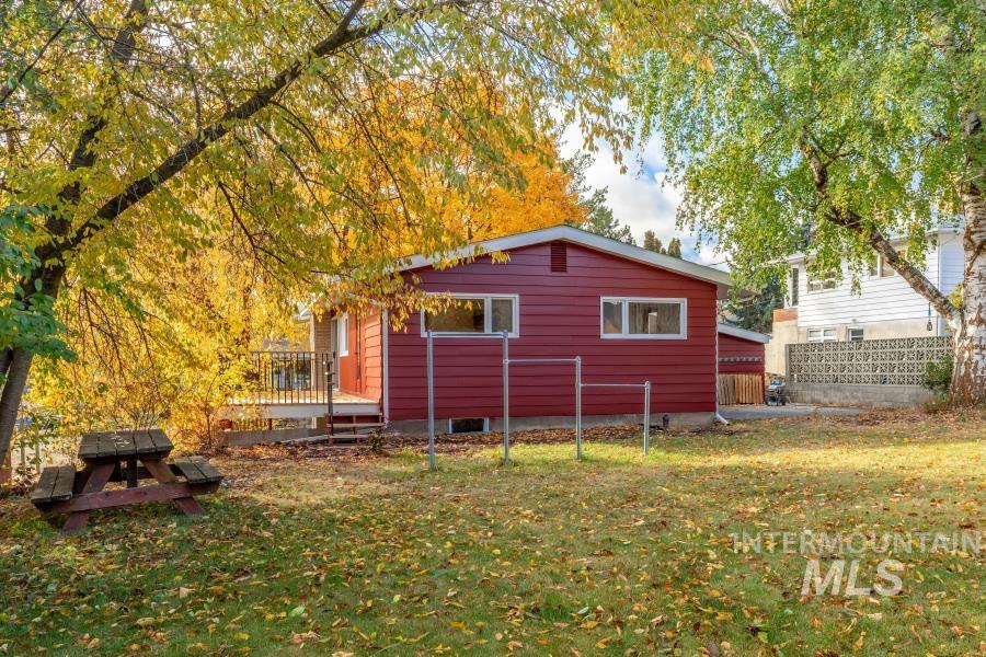 912 Lewis Property Photo 31