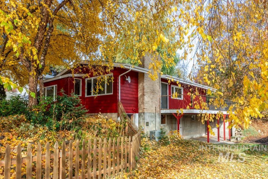 912 Lewis Property Photo 34