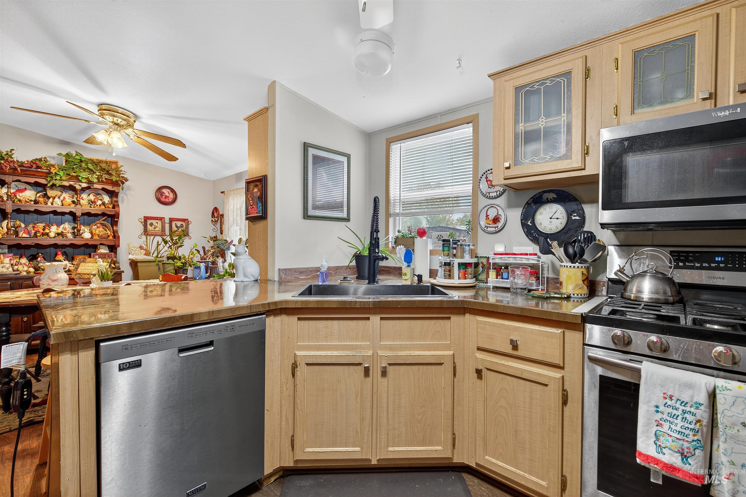 1042 Bridger Lane Property Photo 3