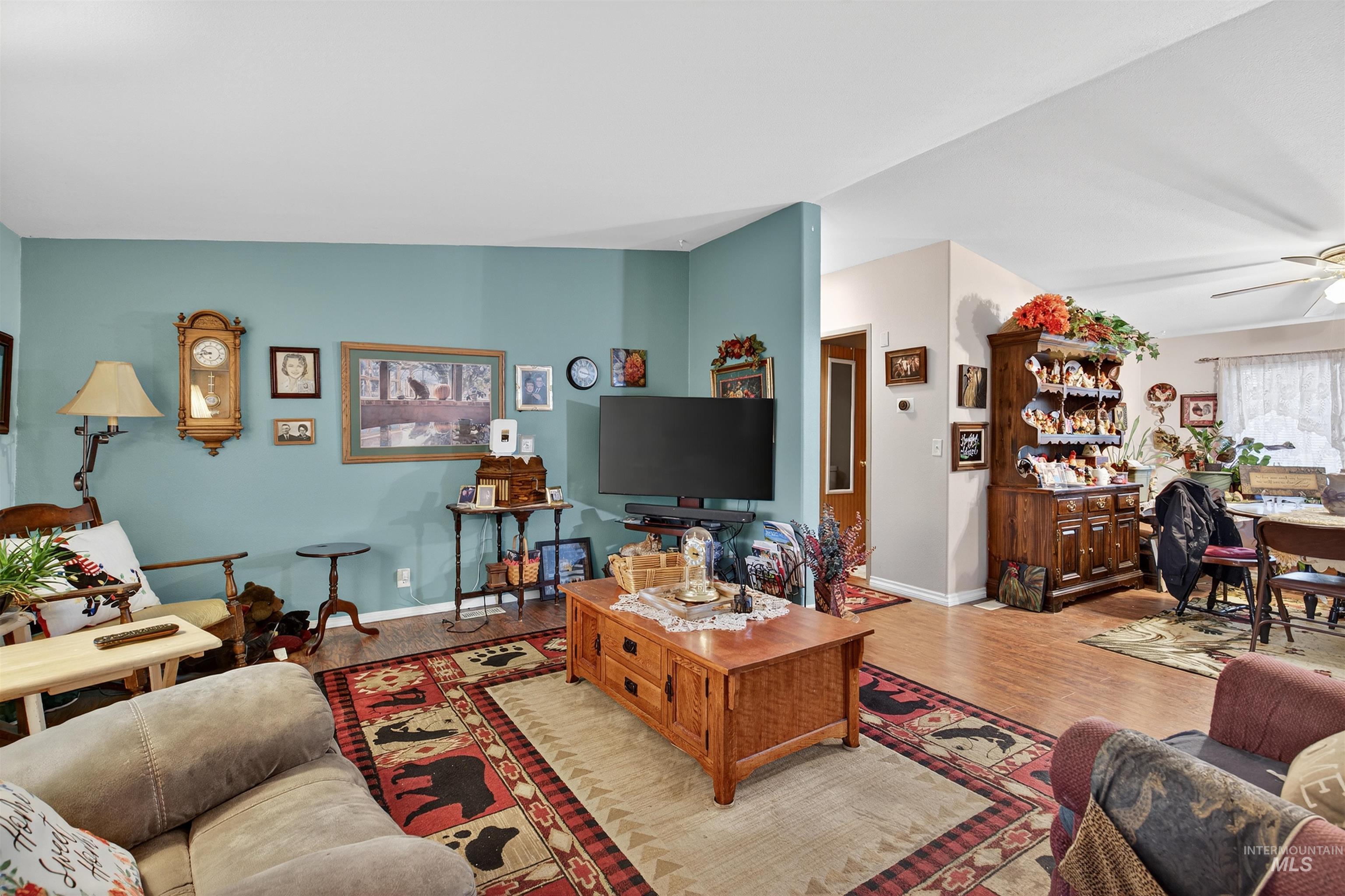 1042 Bridger Lane Property Photo 4