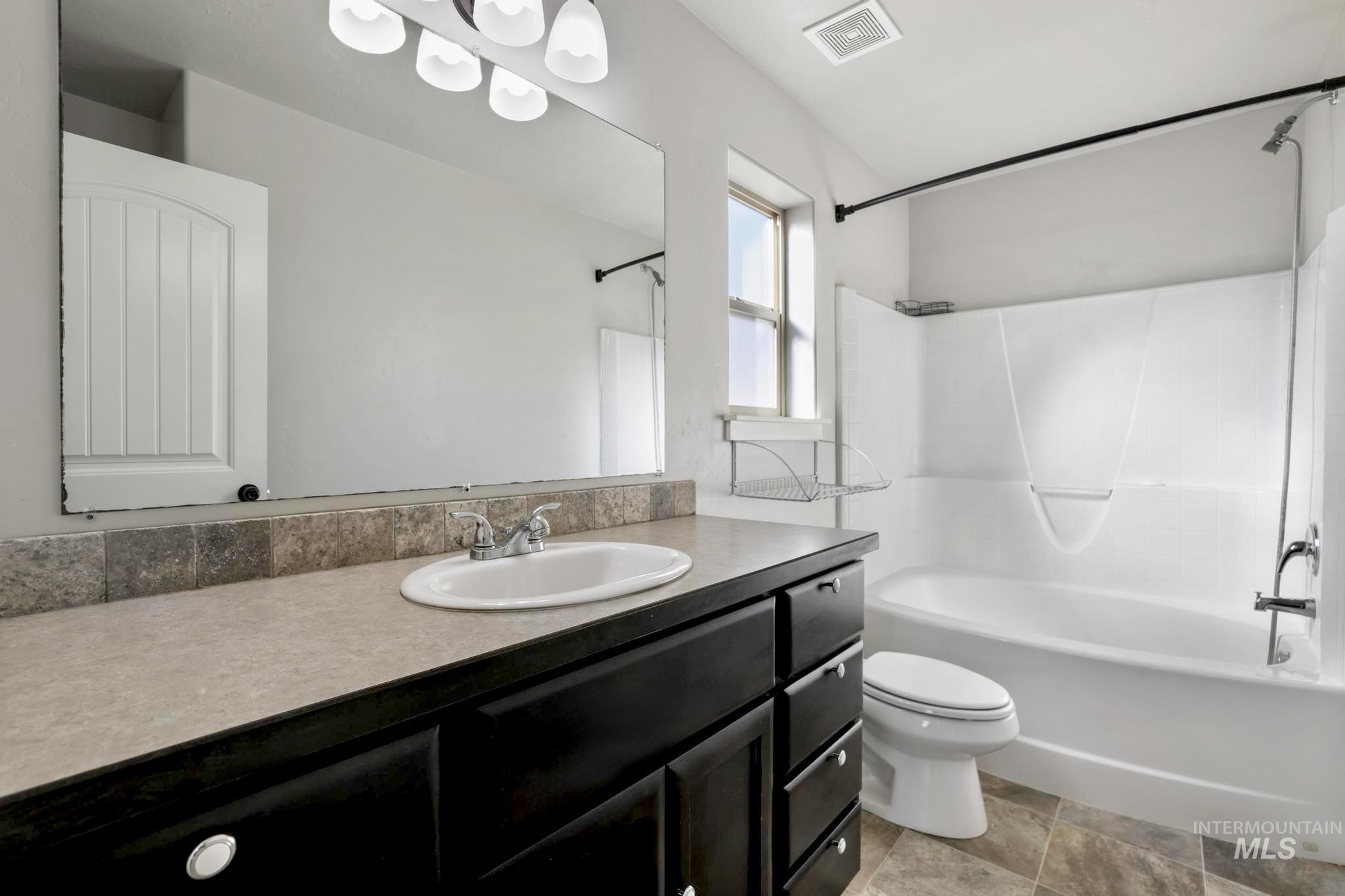 277 Benno Street Property Photo 9