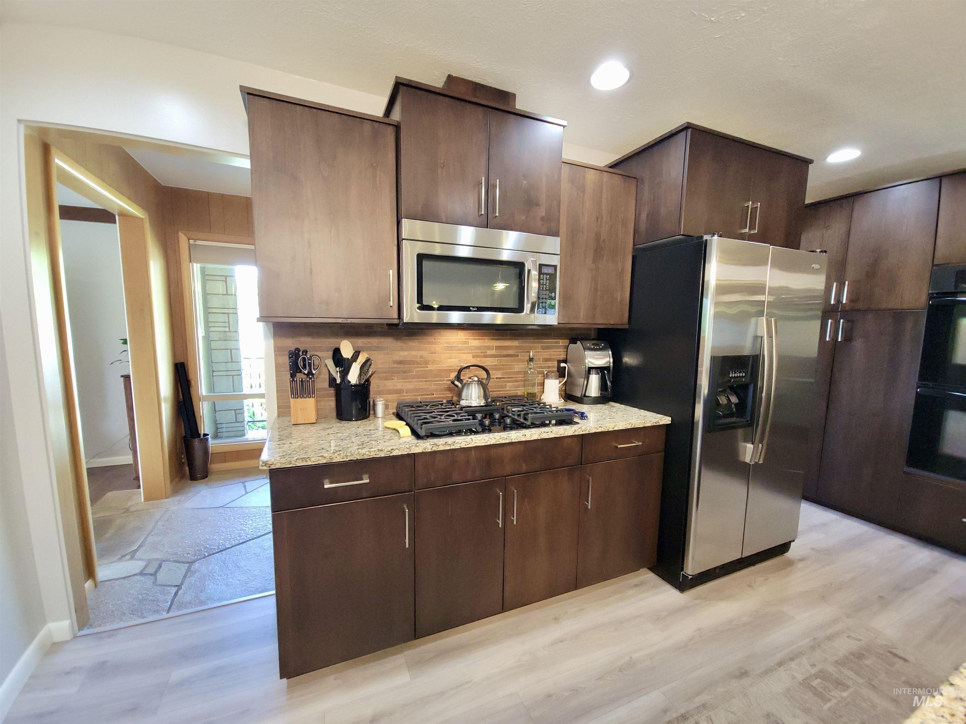 3100 N Ridgeway Property Photo 6