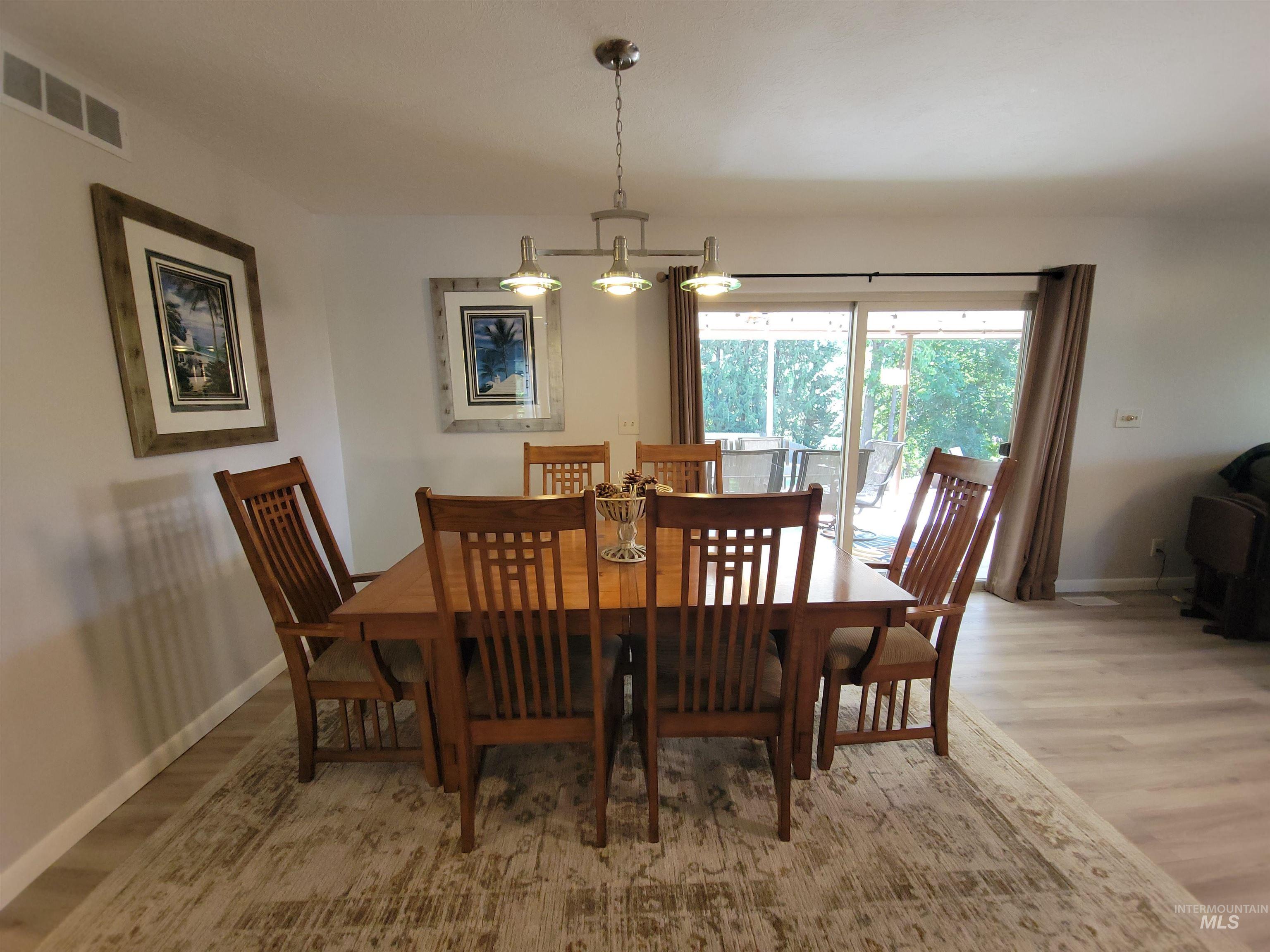 3100 N Ridgeway Property Photo 8