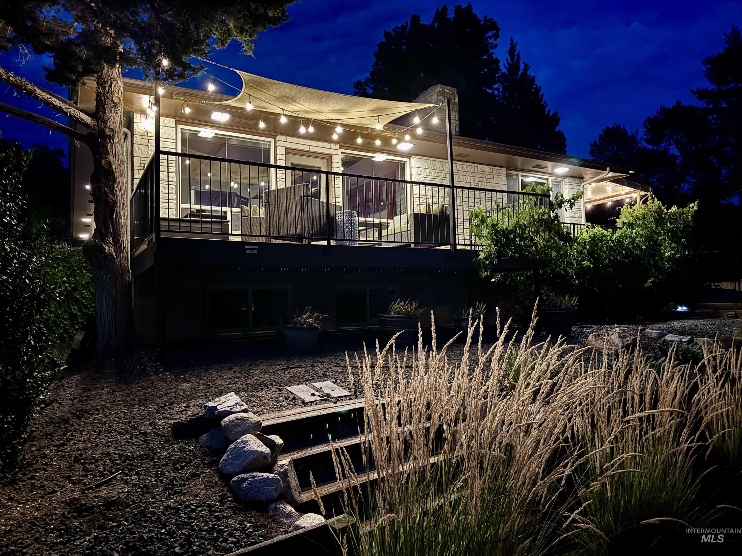 3100 N Ridgeway Property Photo 10