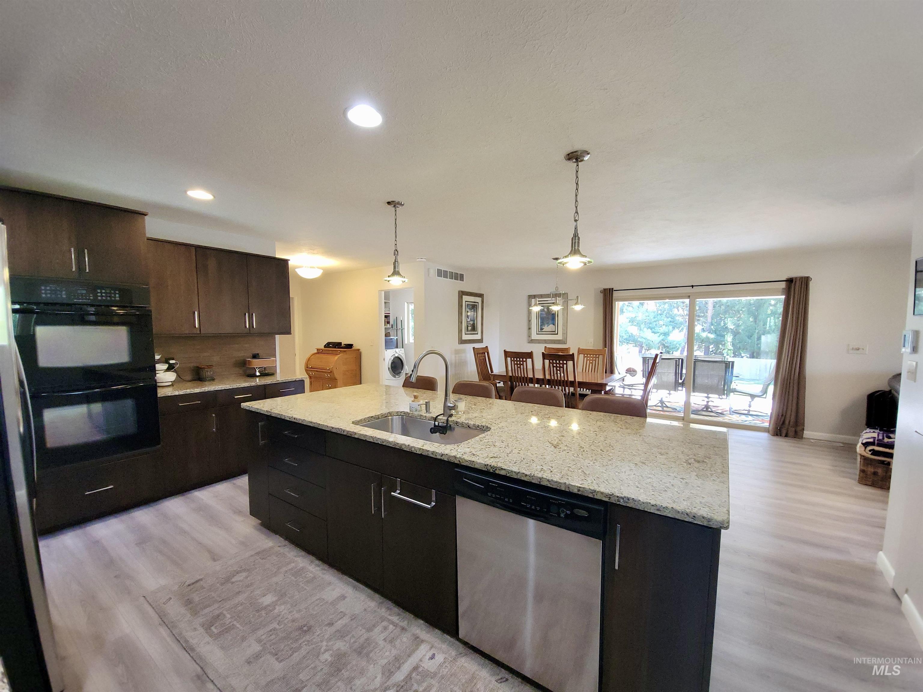 3100 N Ridgeway Property Photo 13