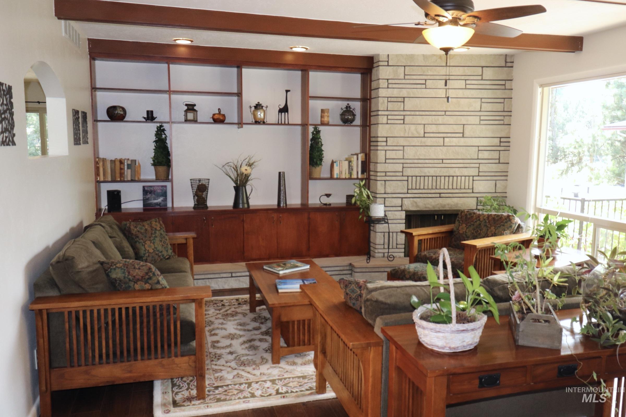 3100 N Ridgeway Property Photo 17