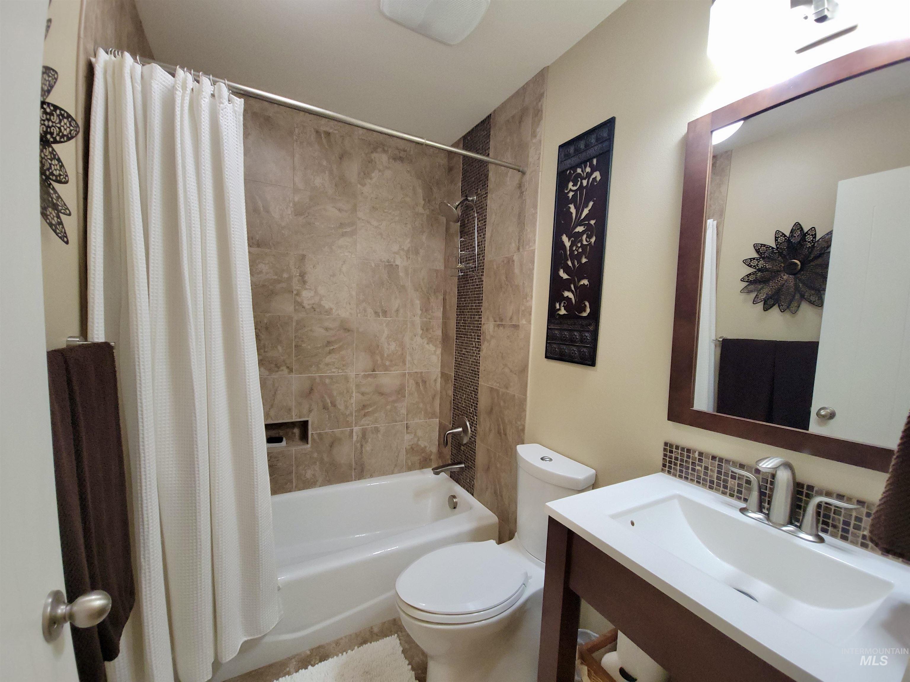 3100 N Ridgeway Property Photo 26