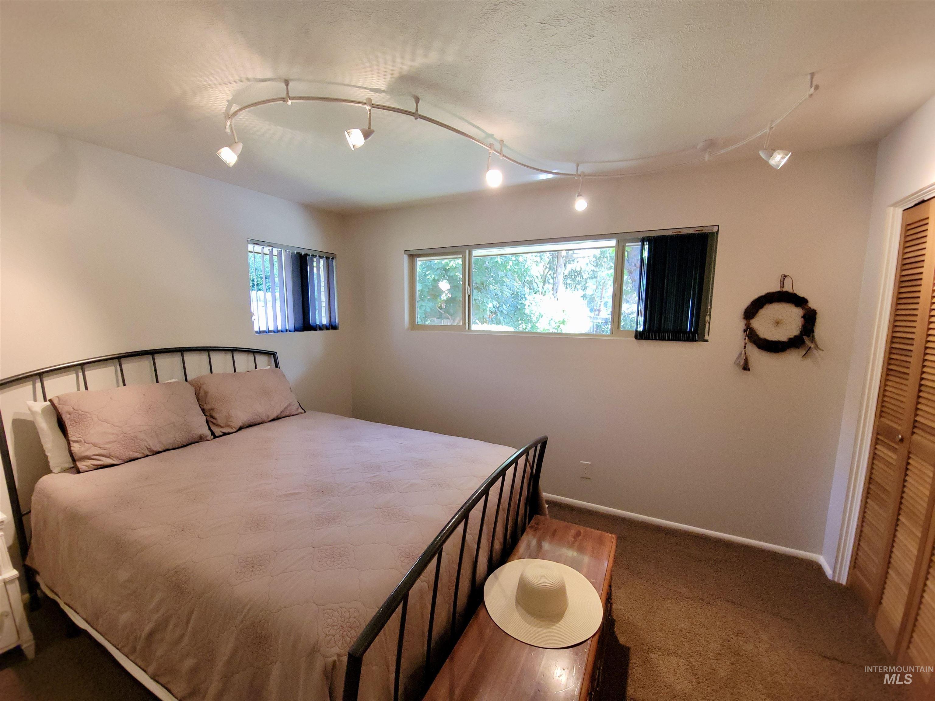 3100 N Ridgeway Property Photo 27