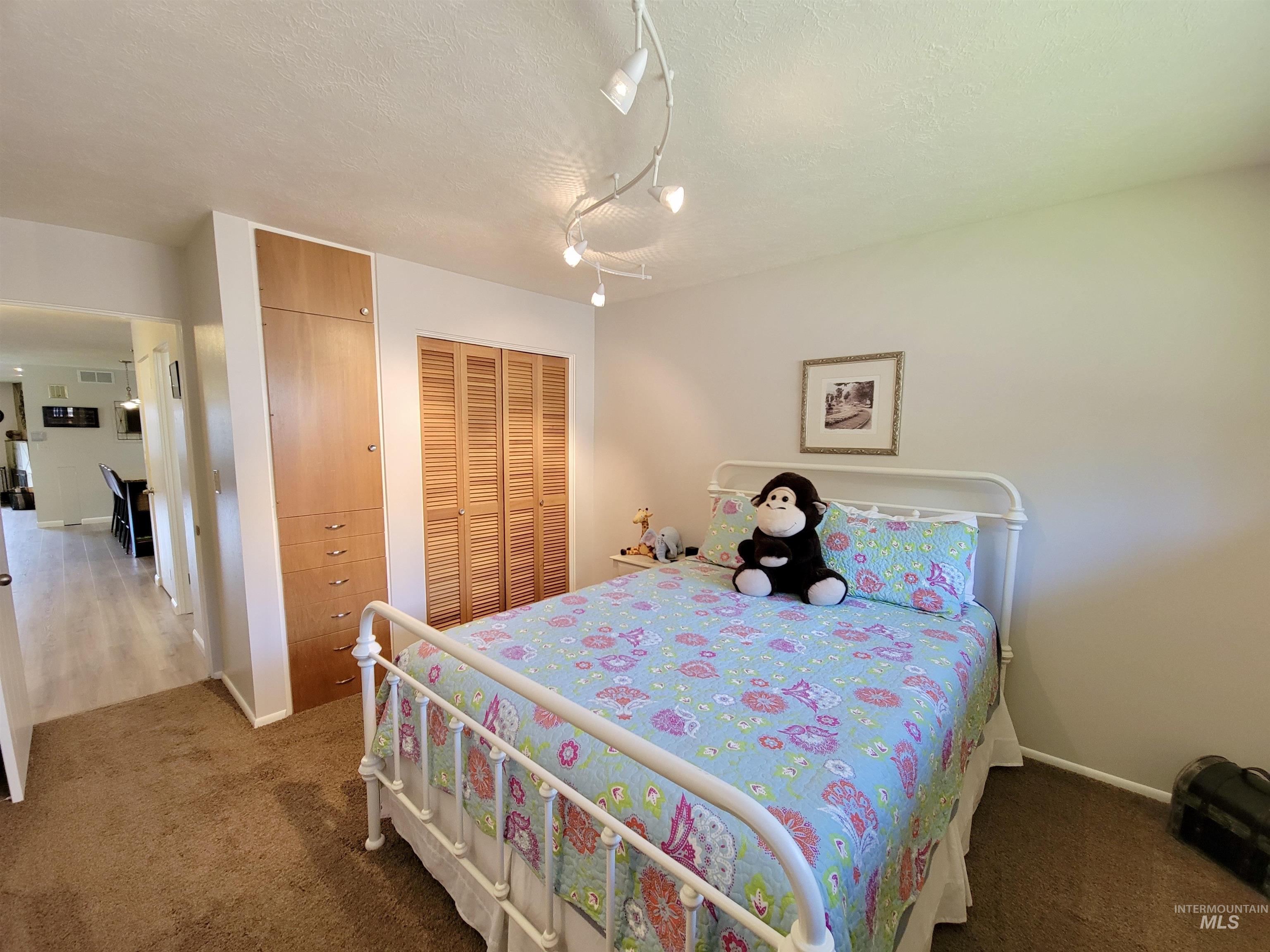 3100 N Ridgeway Property Photo 28