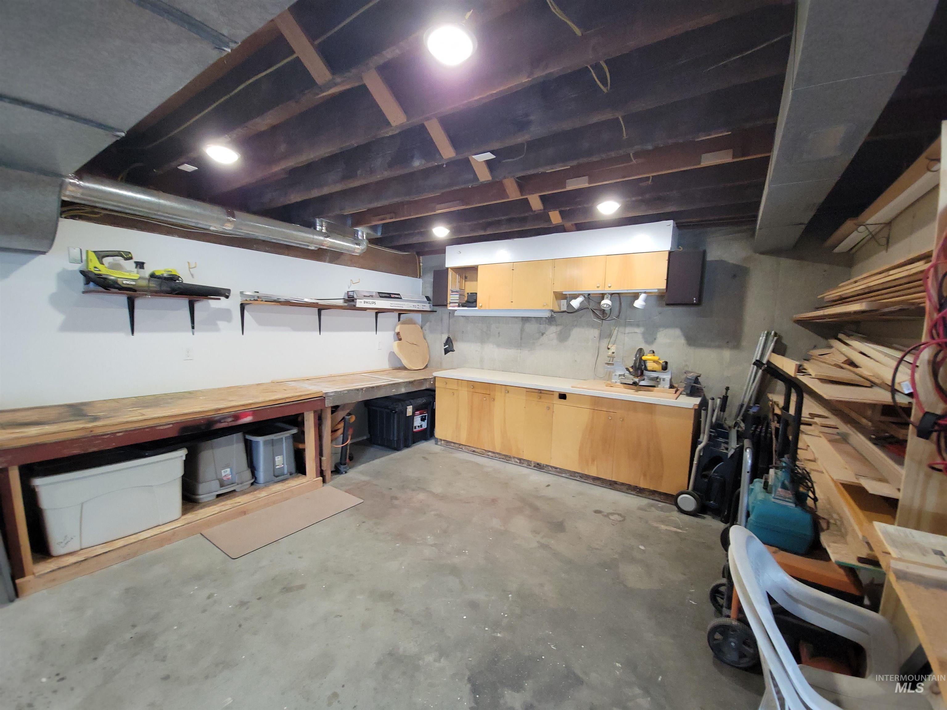 3100 N Ridgeway Property Photo 38