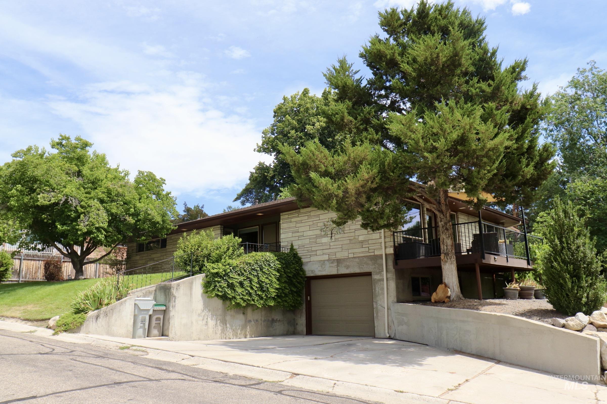 3100 N Ridgeway Property Photo 44