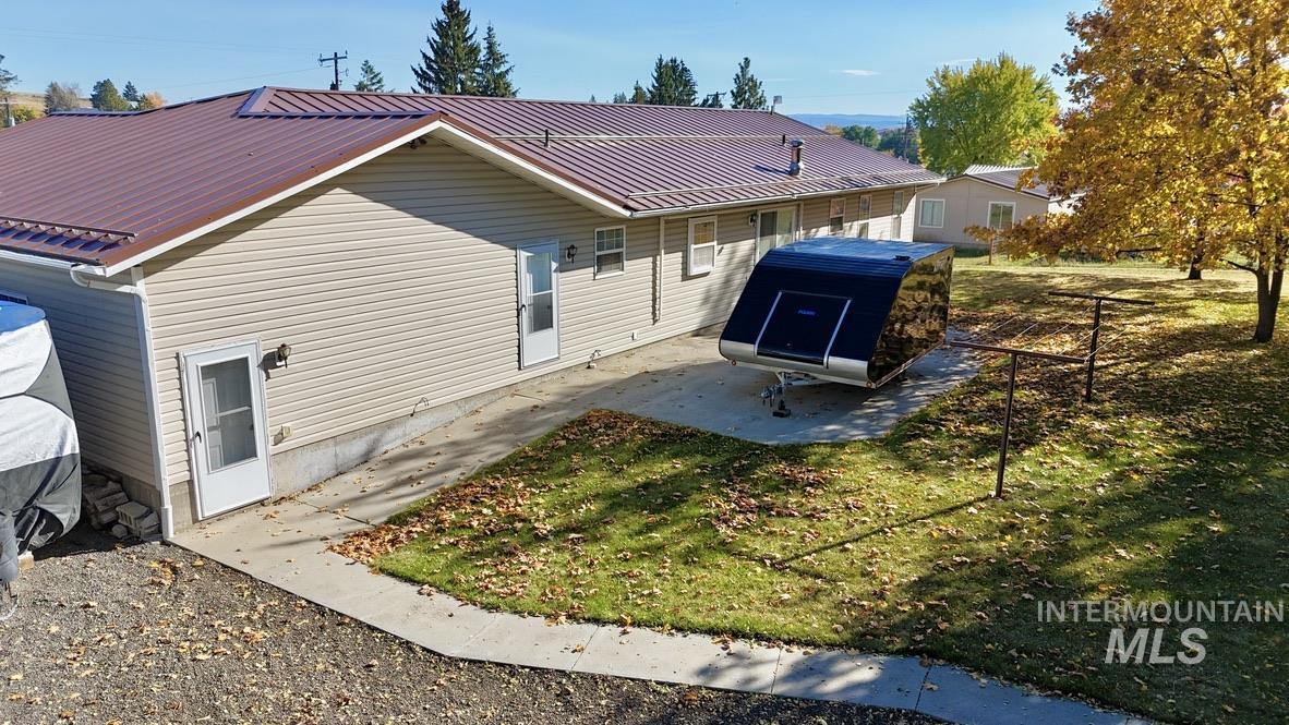 1505 Lewiston St. Property Photo 4