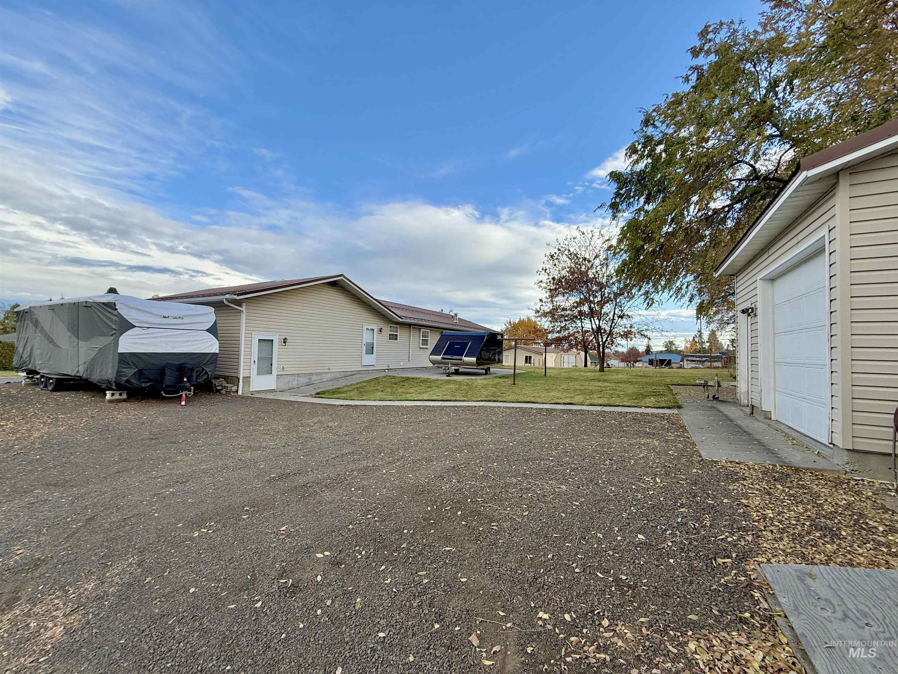 1505 Lewiston St. Property Photo 5