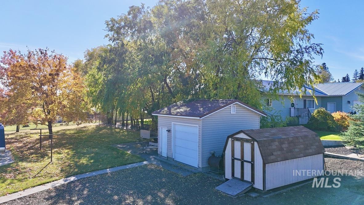 1505 Lewiston St. Property Photo 6