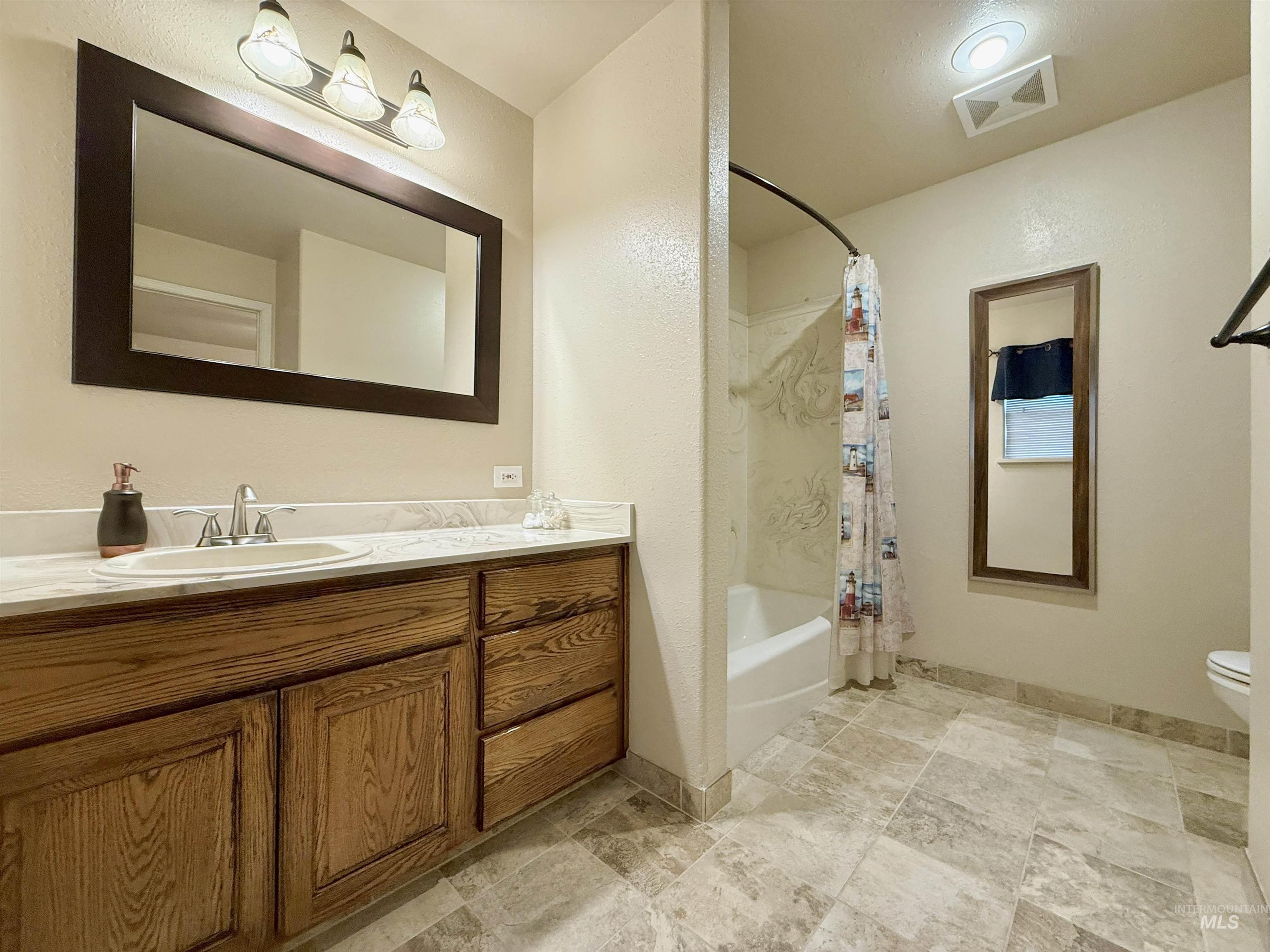 1505 Lewiston St. Property Photo 28