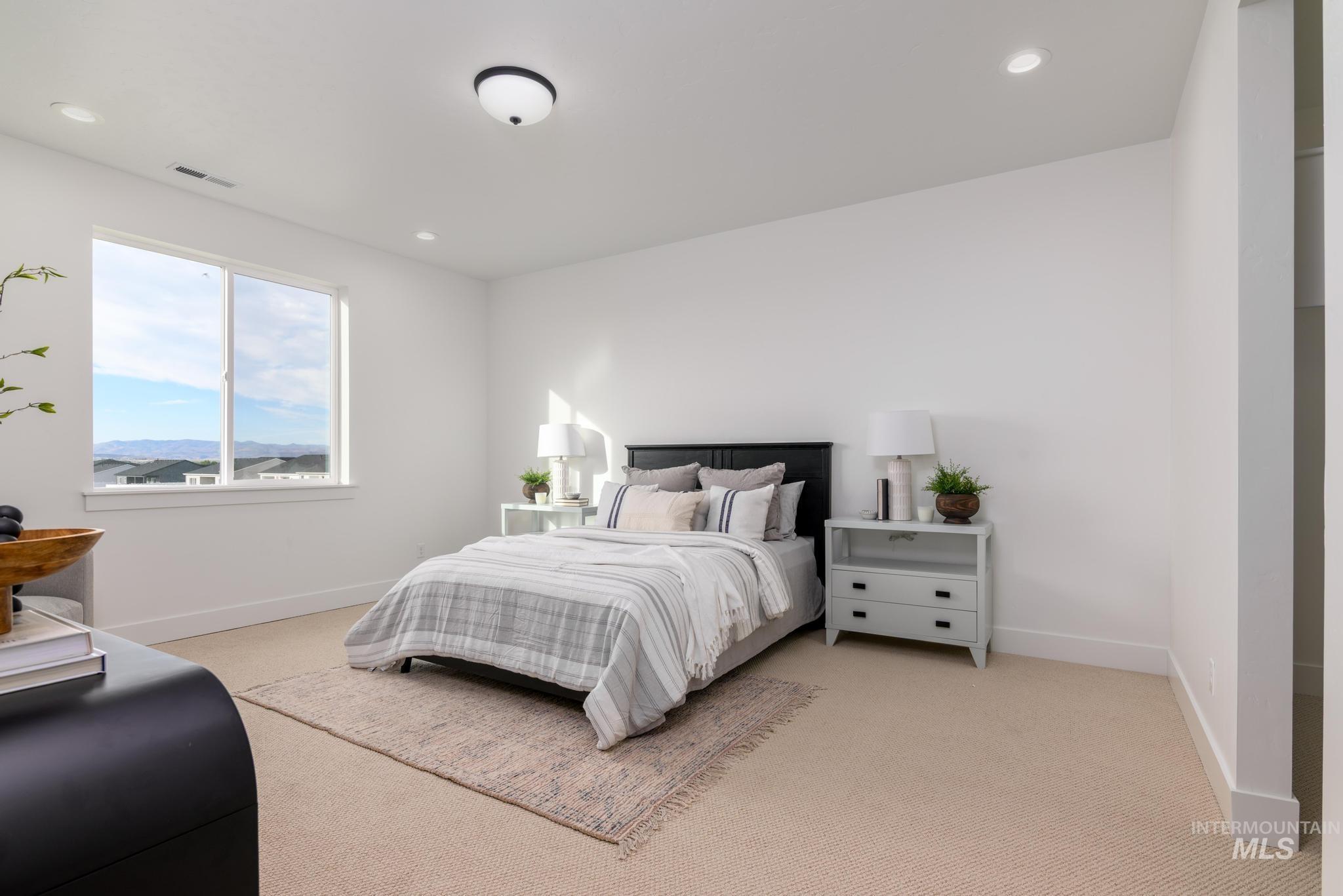 1116 N Kenora Ave Property Photo 9