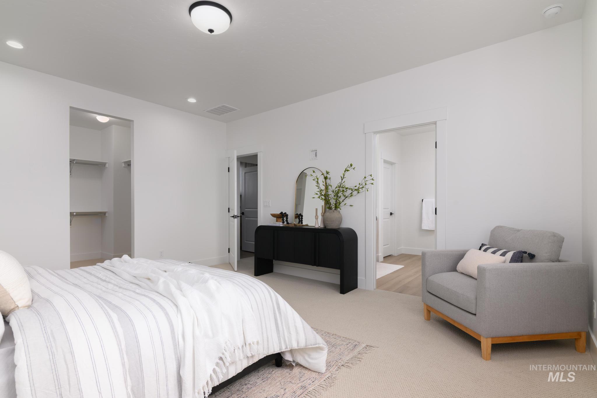 1116 N Kenora Ave Property Photo 10