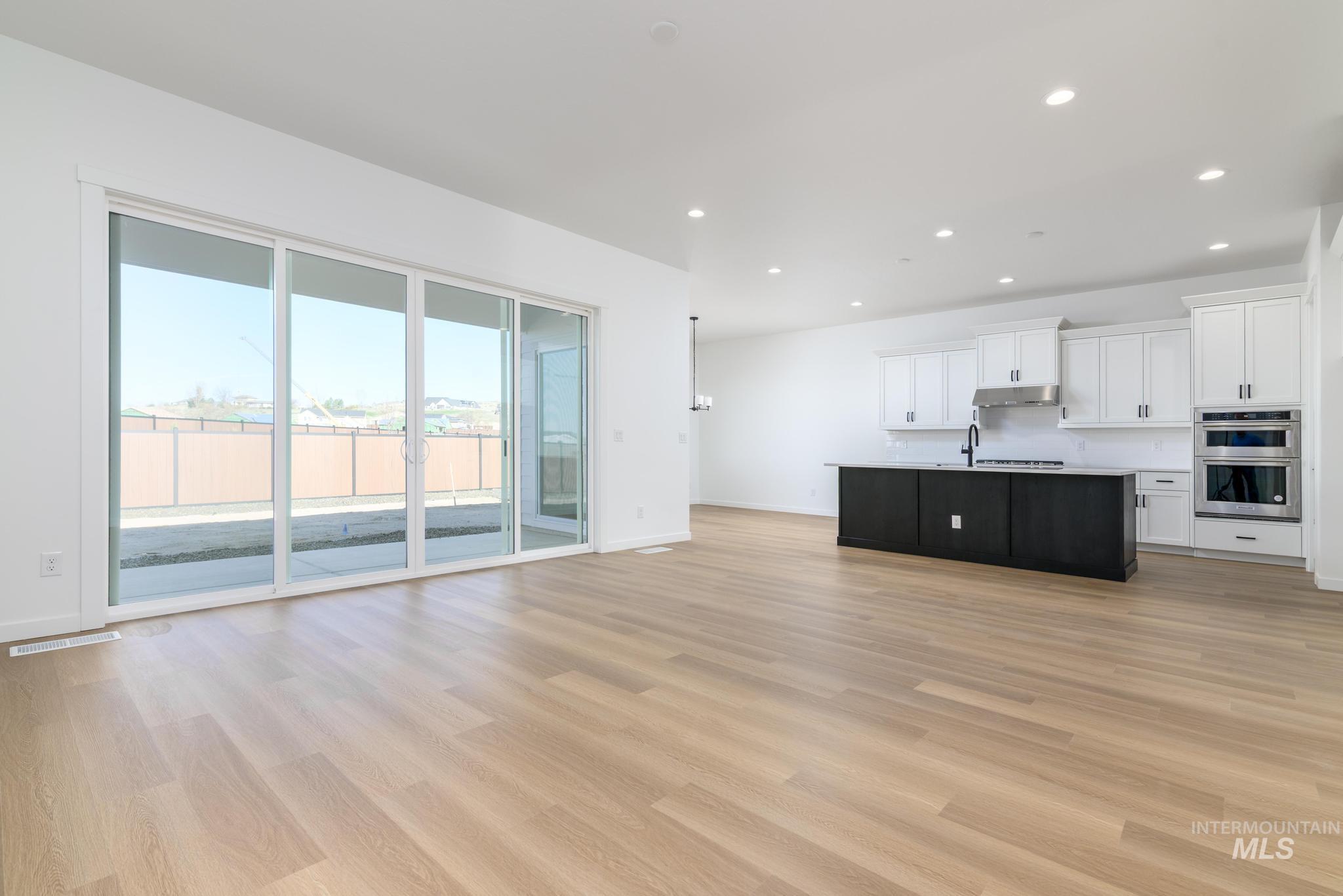 5404 Sparky Ave Property Photo 3