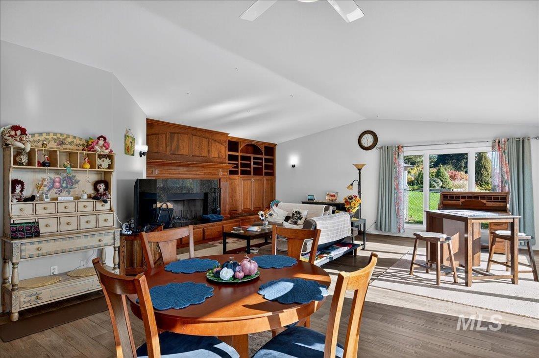 1760 Fairmont Dr Property Photo 18