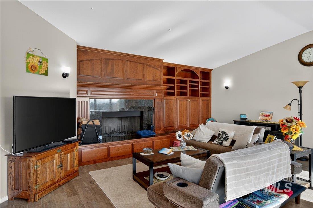 1760 Fairmont Dr Property Photo 20