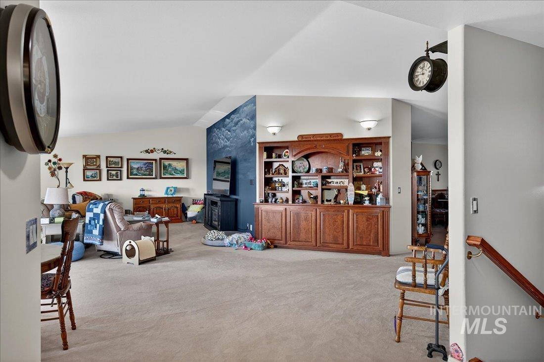 1760 Fairmont Dr Property Photo 27