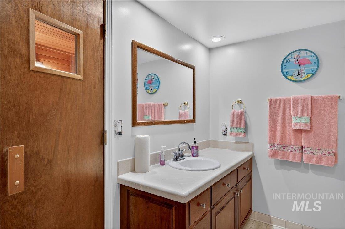 1760 Fairmont Dr Property Photo 29