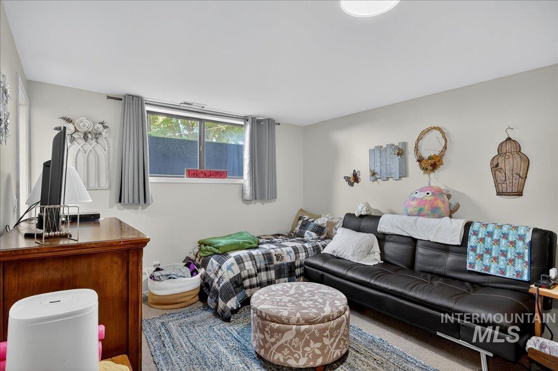 1760 Fairmont Dr Property Photo 33