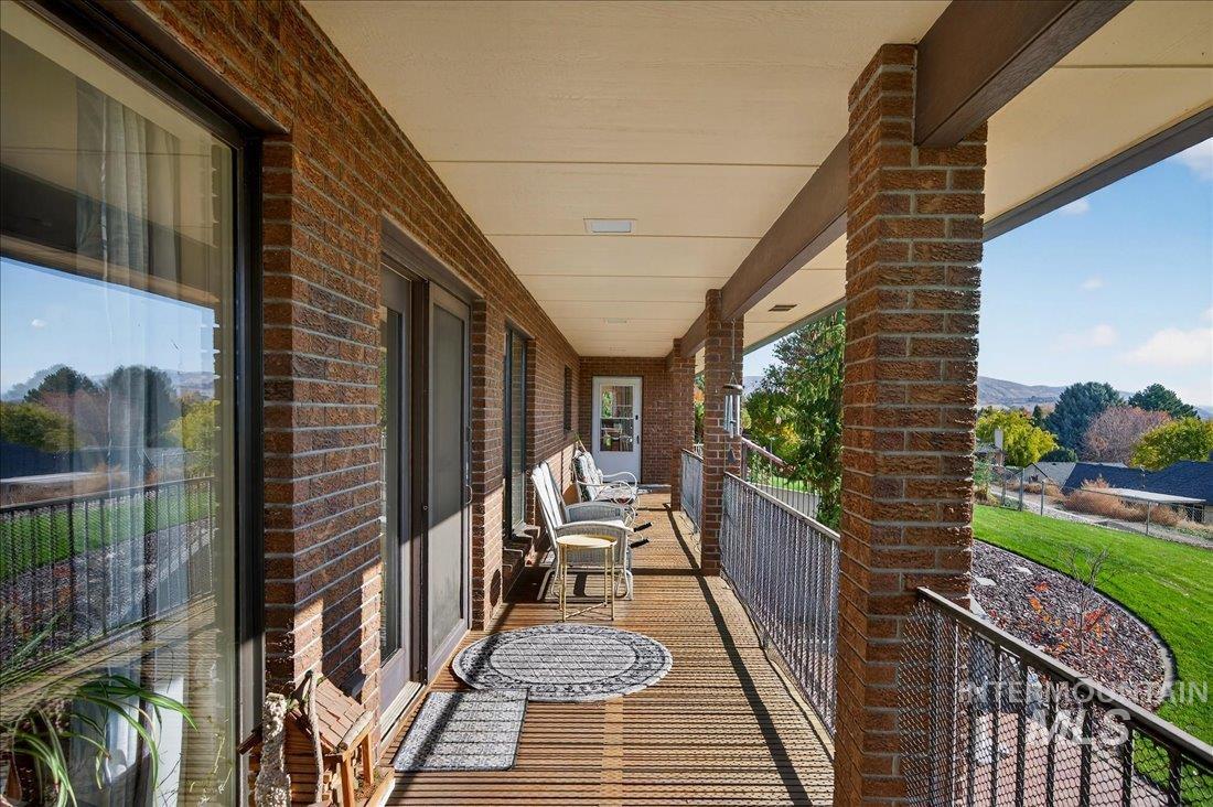 1760 Fairmont Dr Property Photo 45