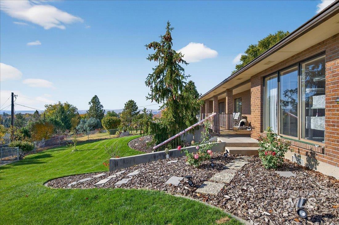 1760 Fairmont Dr Property Photo 47