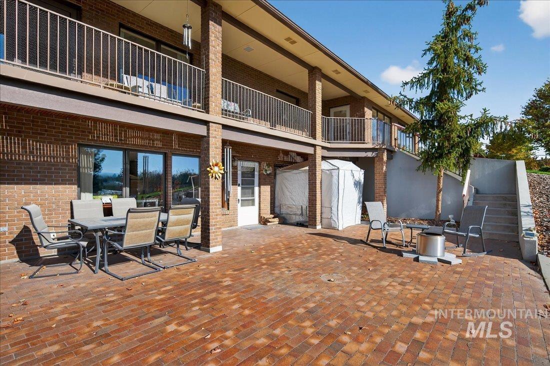 1760 Fairmont Dr Property Photo 48