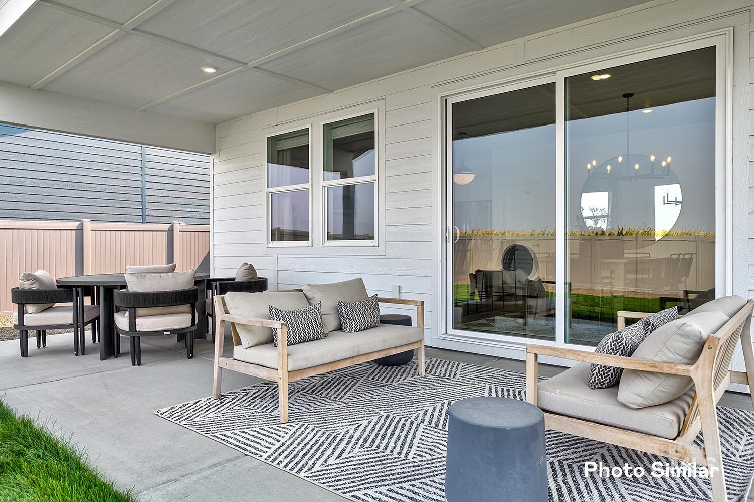 3994 N Creswell Ln Property Photo 3