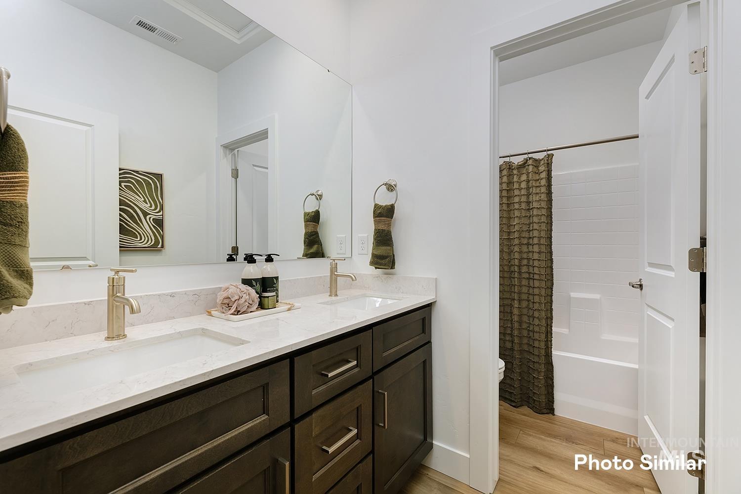 4574 W Wapoot St Property Photo 3