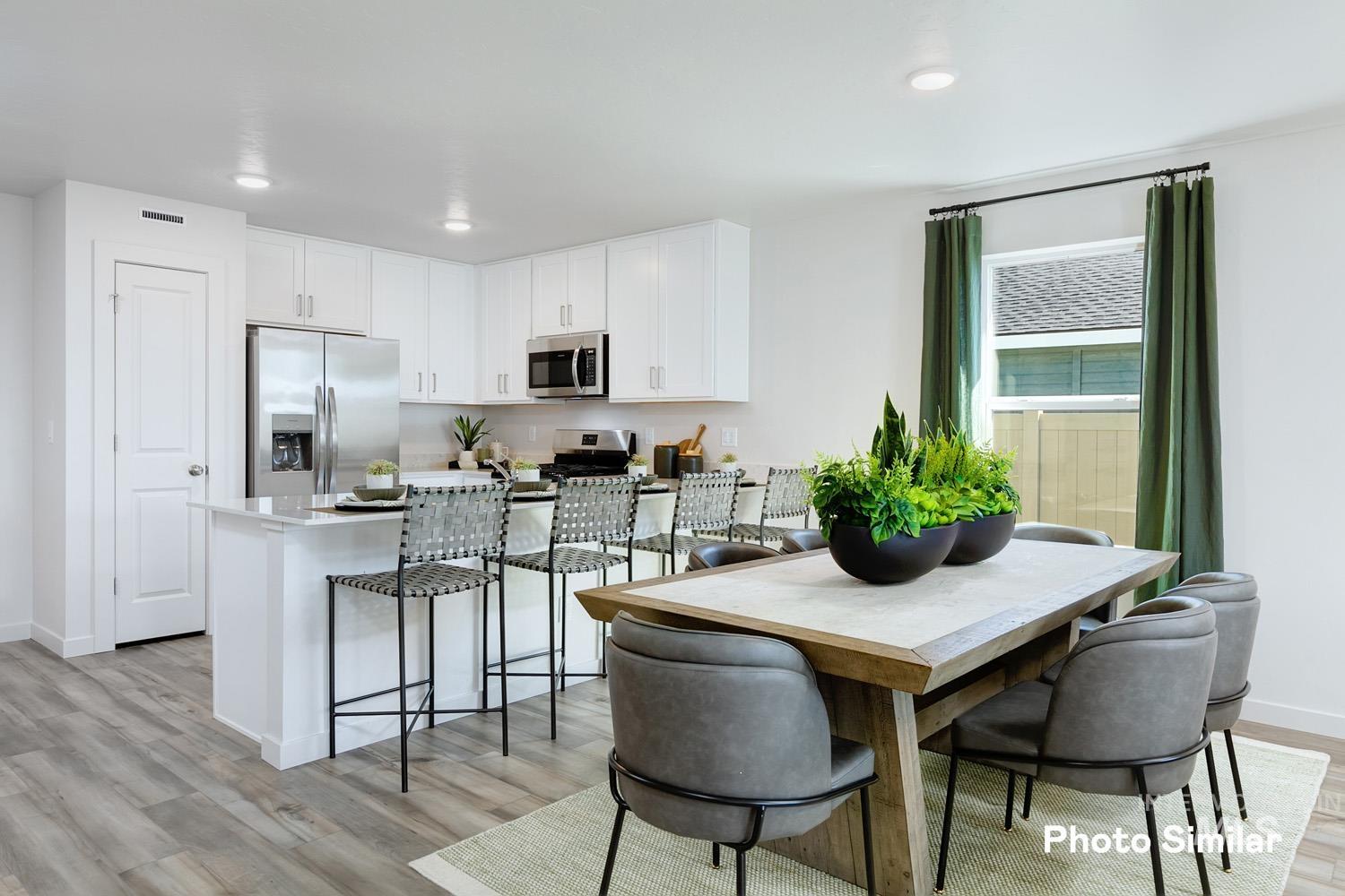 18410 N Sparkleberry Ave Property Photo 4