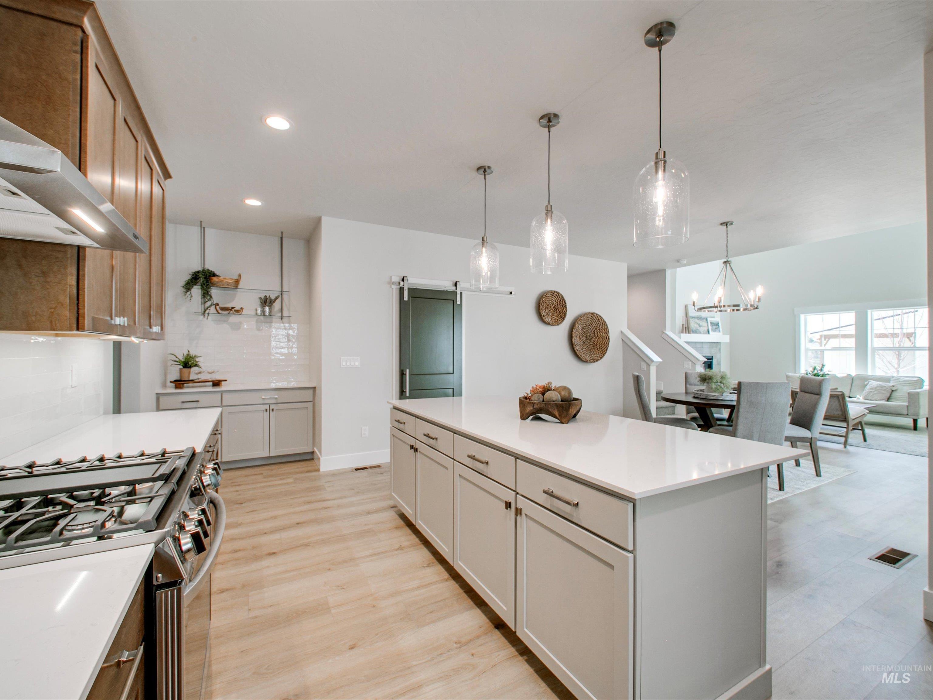 1664 E Cutgrass Ln Property Photo 3