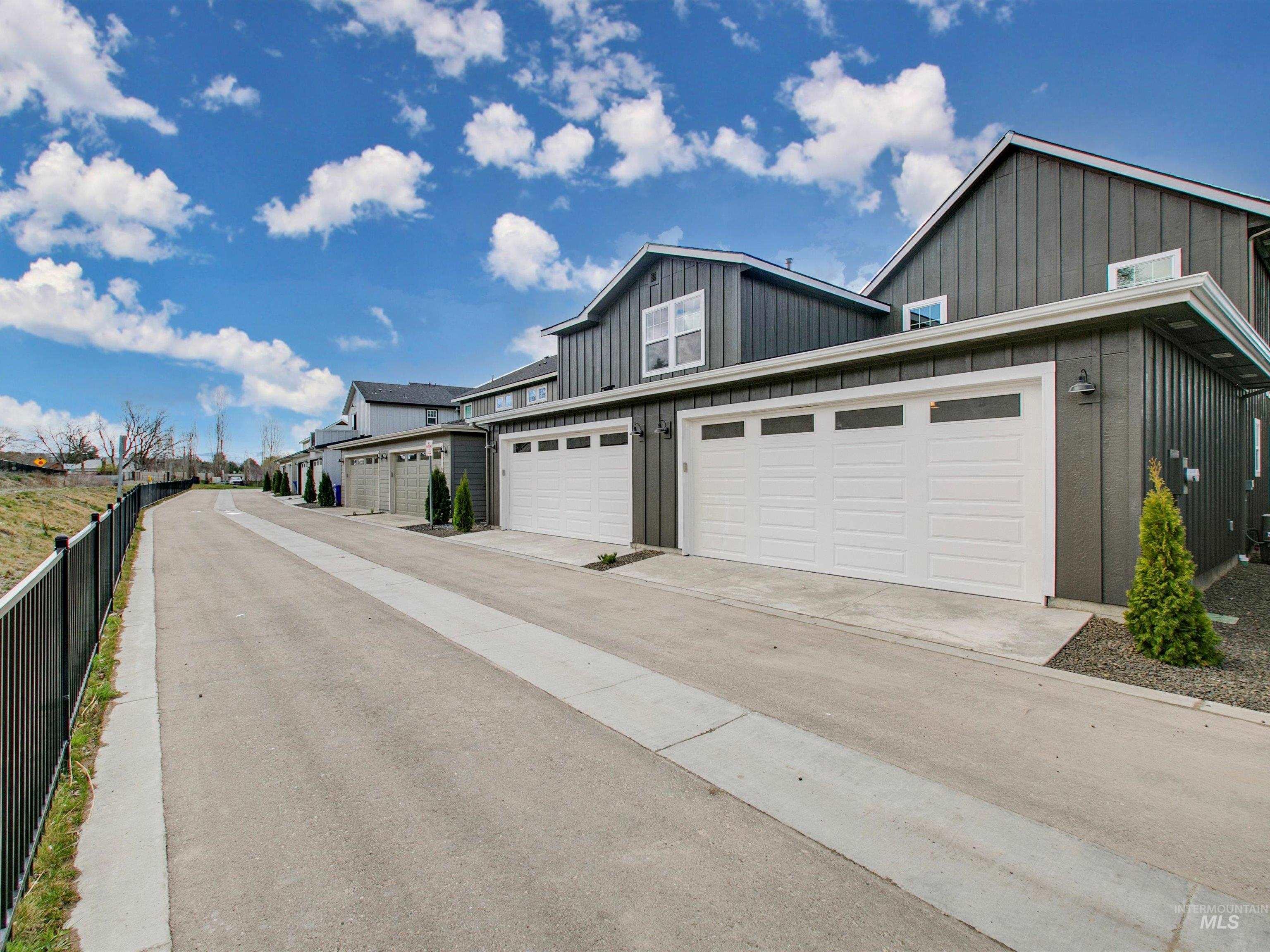 1664 E Cutgrass Ln Property Photo 21