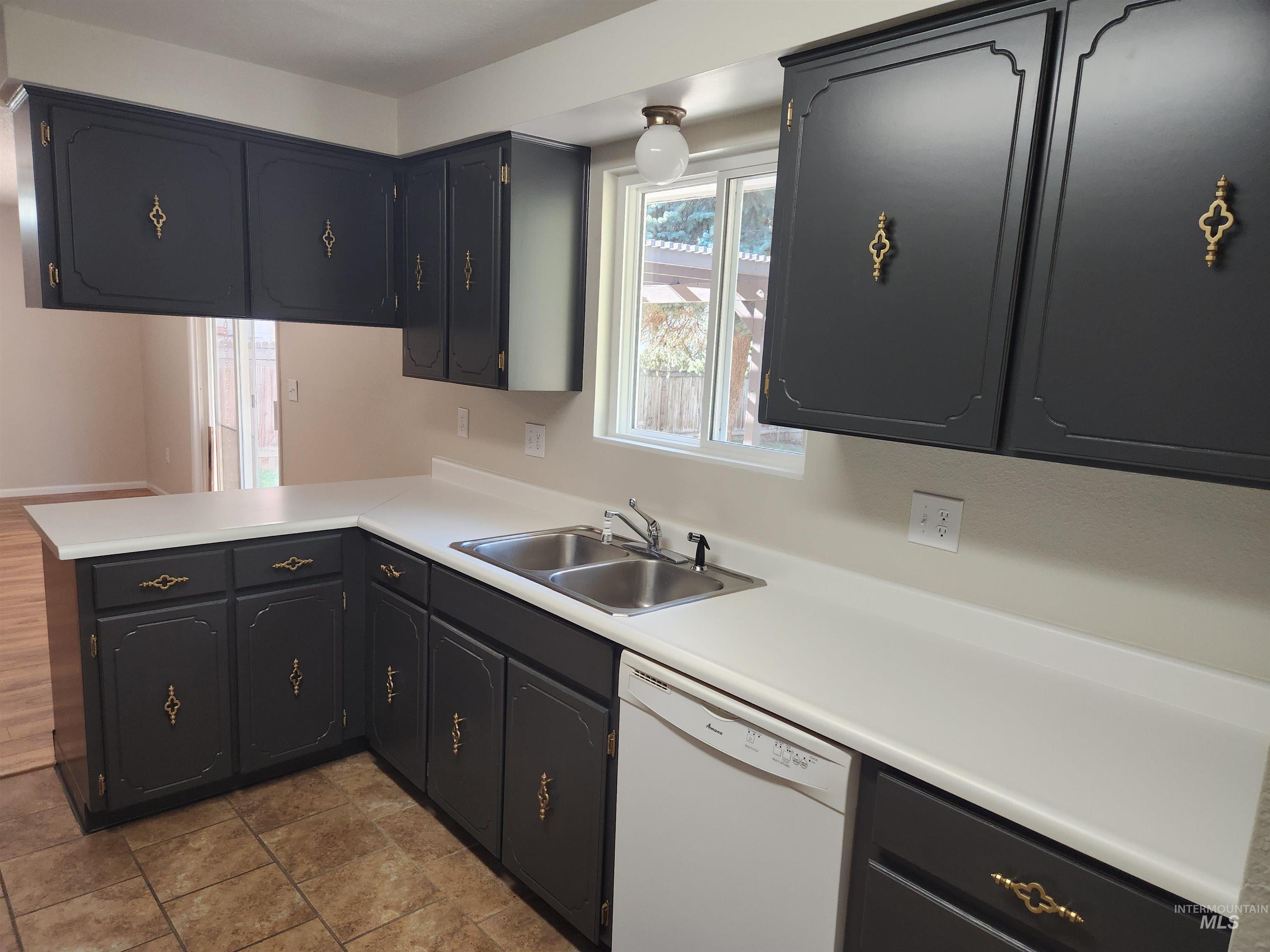 5311 N Marcliffe Property Photo 7