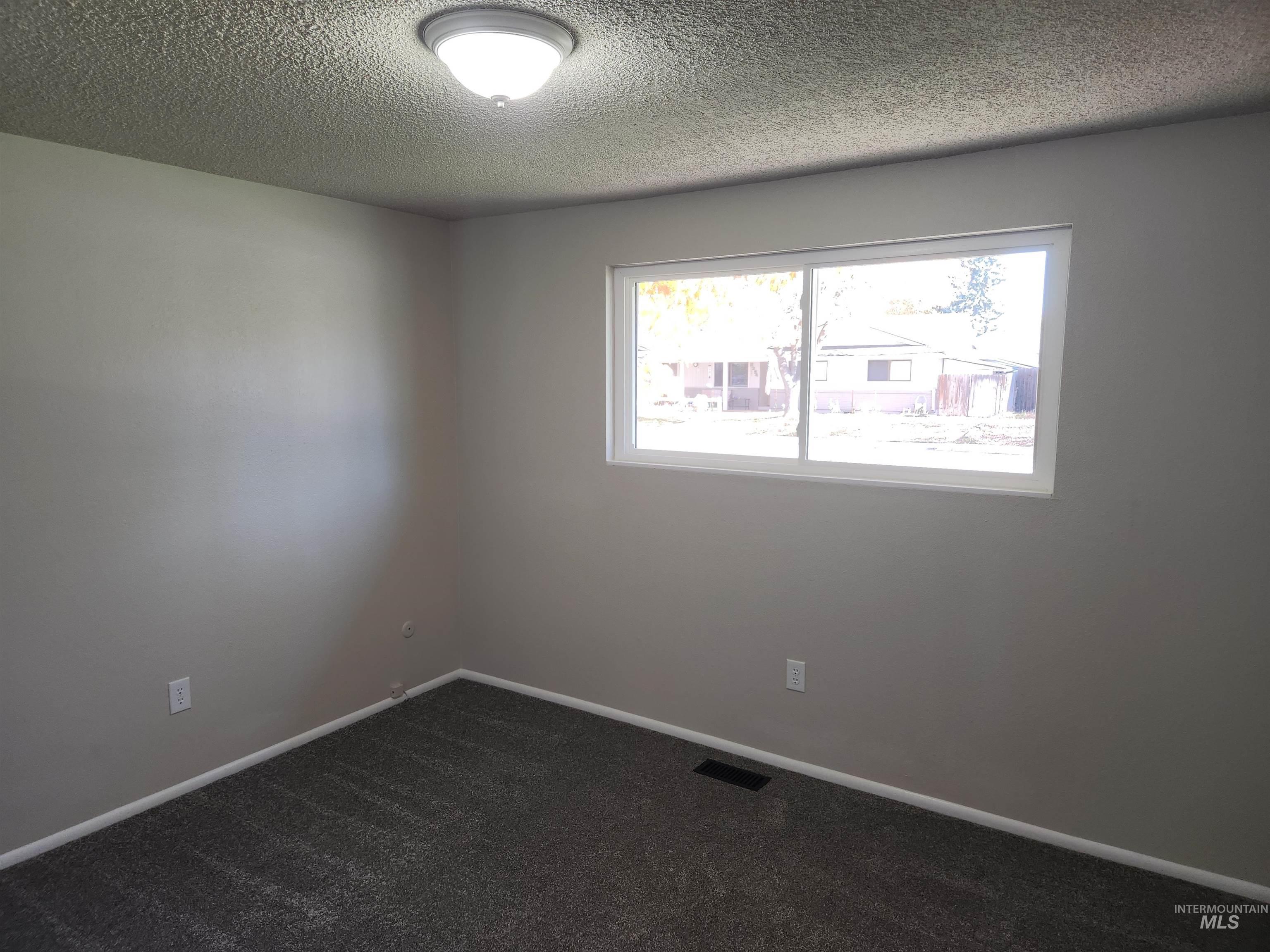 5311 N Marcliffe Property Photo 13