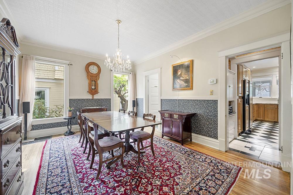 1519 W Jefferson St Property Photo 7