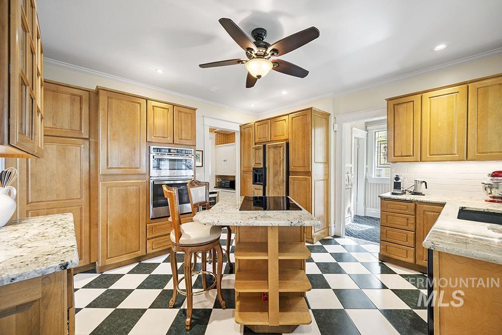 1519 W Jefferson St Property Photo 9