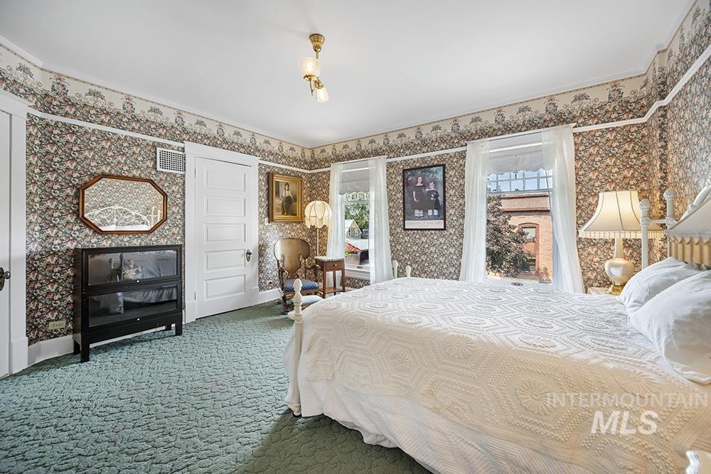 1519 W Jefferson St Property Photo 14