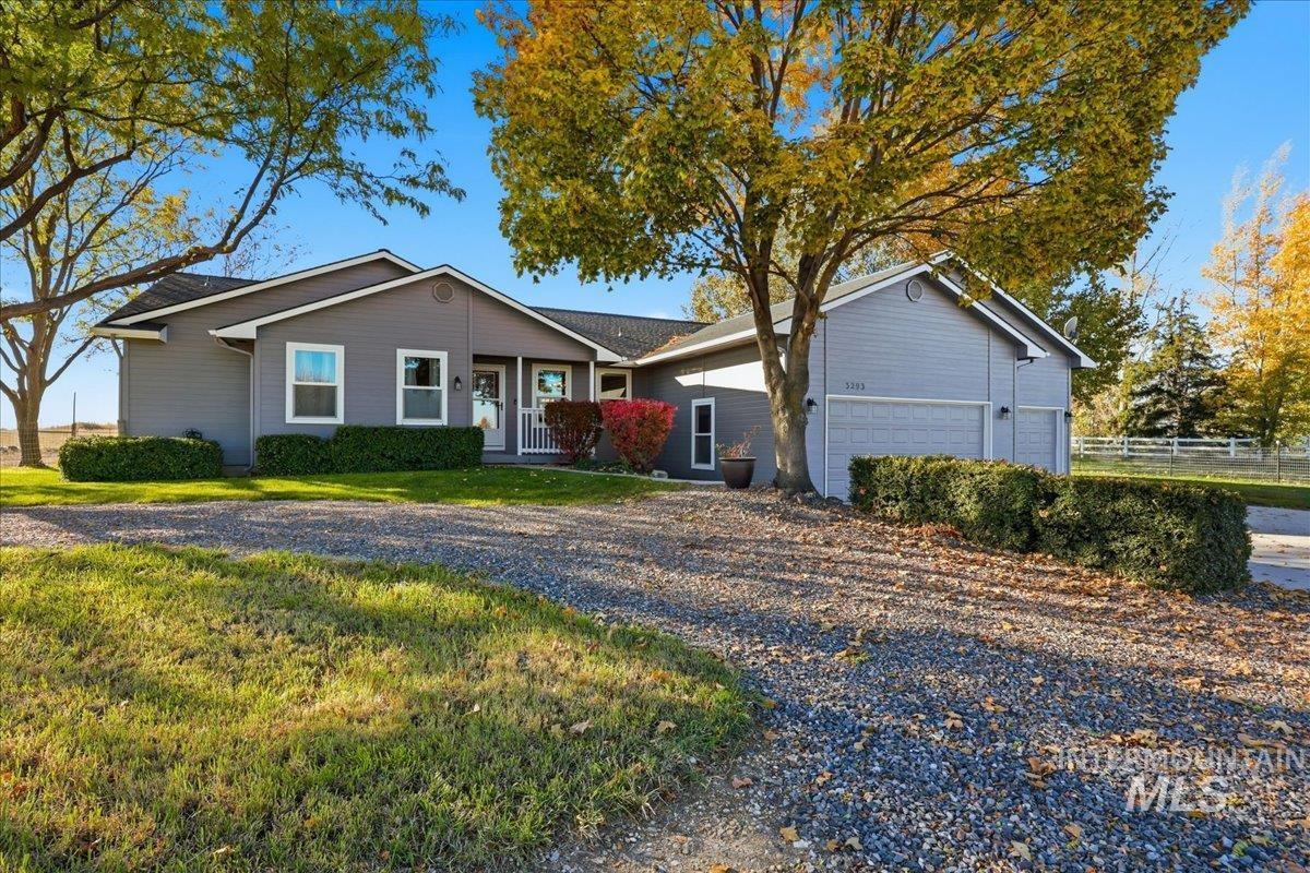 3293 W Twin View Ln Property Photo 4