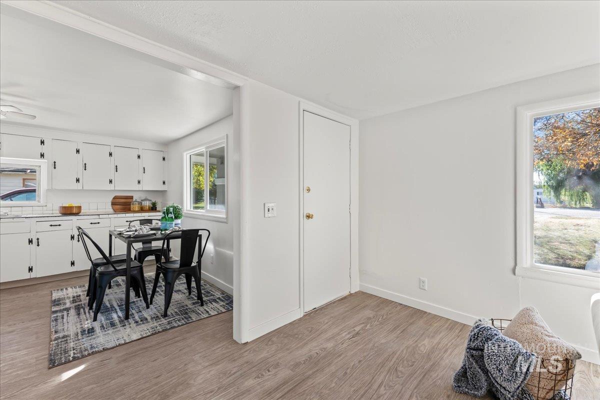 442 1st St N Property Photo 3