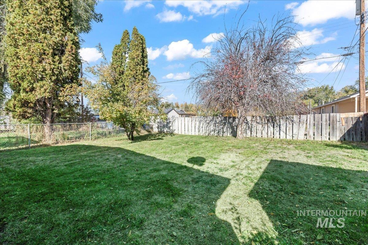 442 1st St N Property Photo 15