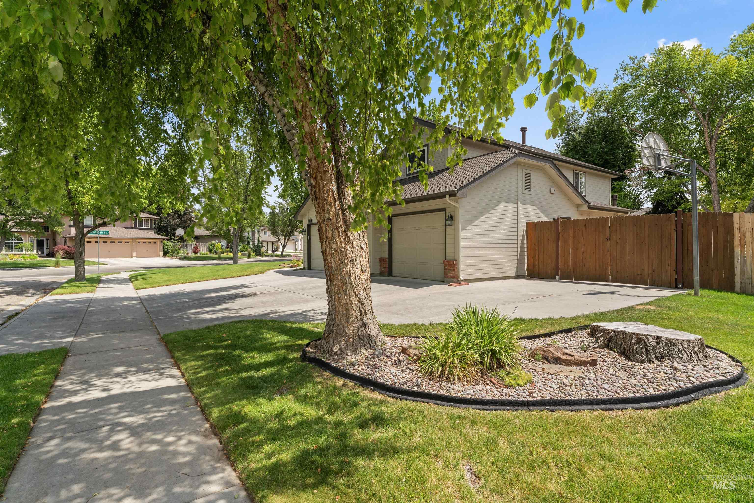 8007 W Scardale Ct. Property Photo 7